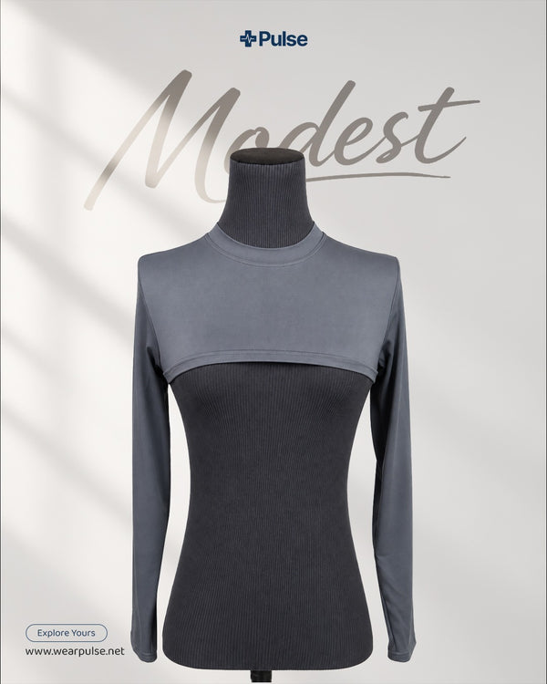 Pulse Modest in Slate Grey – on mannequin, front view | modest under-scrub layer for women | Pulse Scrubs Pakistan